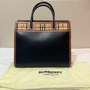 Authentic pre loved Burberry handbag excellent condition with dustbag